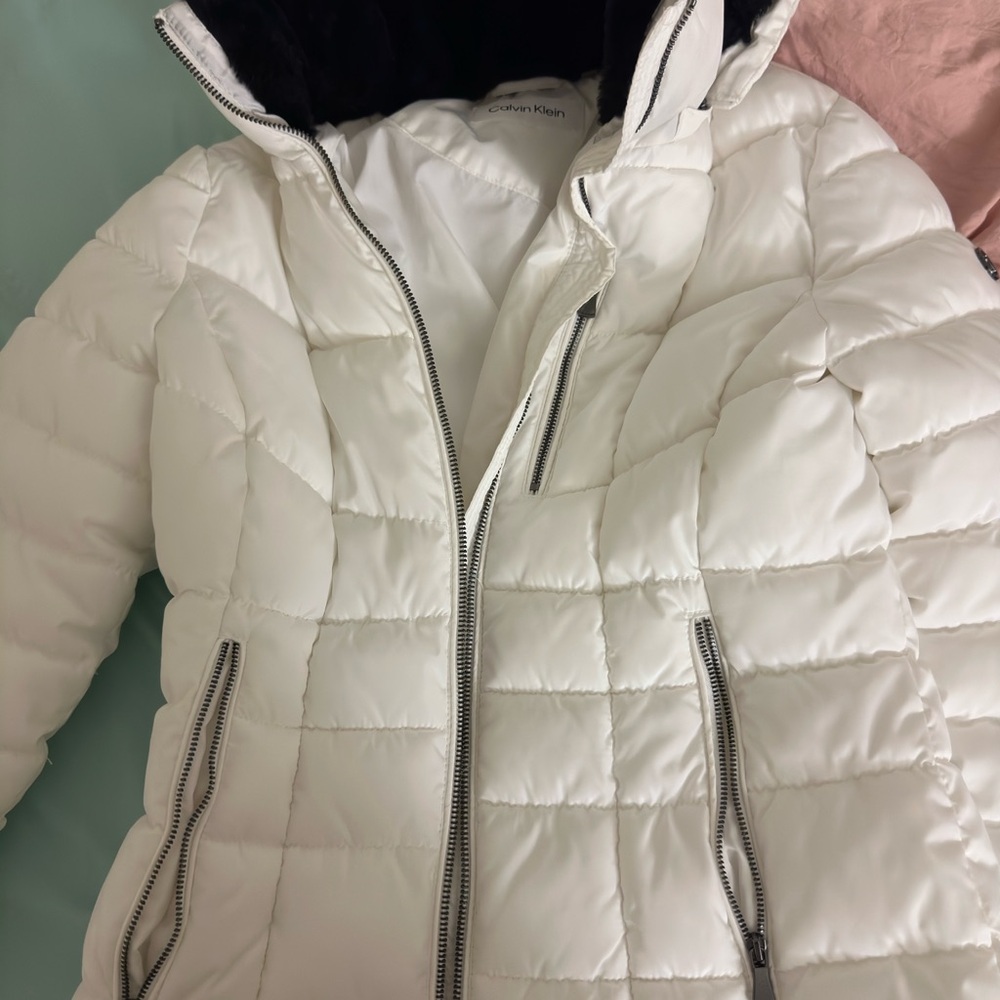 Calvin Klein Women's White Puffer Jacket